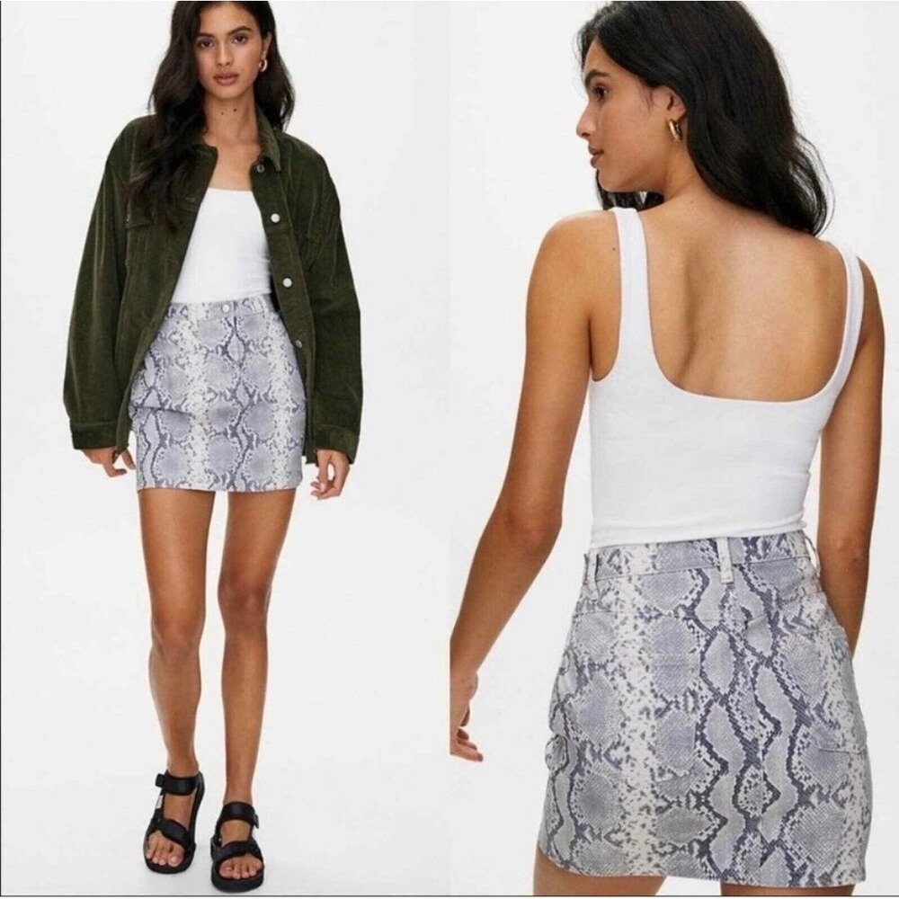 Wilfred Free Aritzia Grey Snakeskin Print Denim Mini Skirt Size 4 Western Yoke